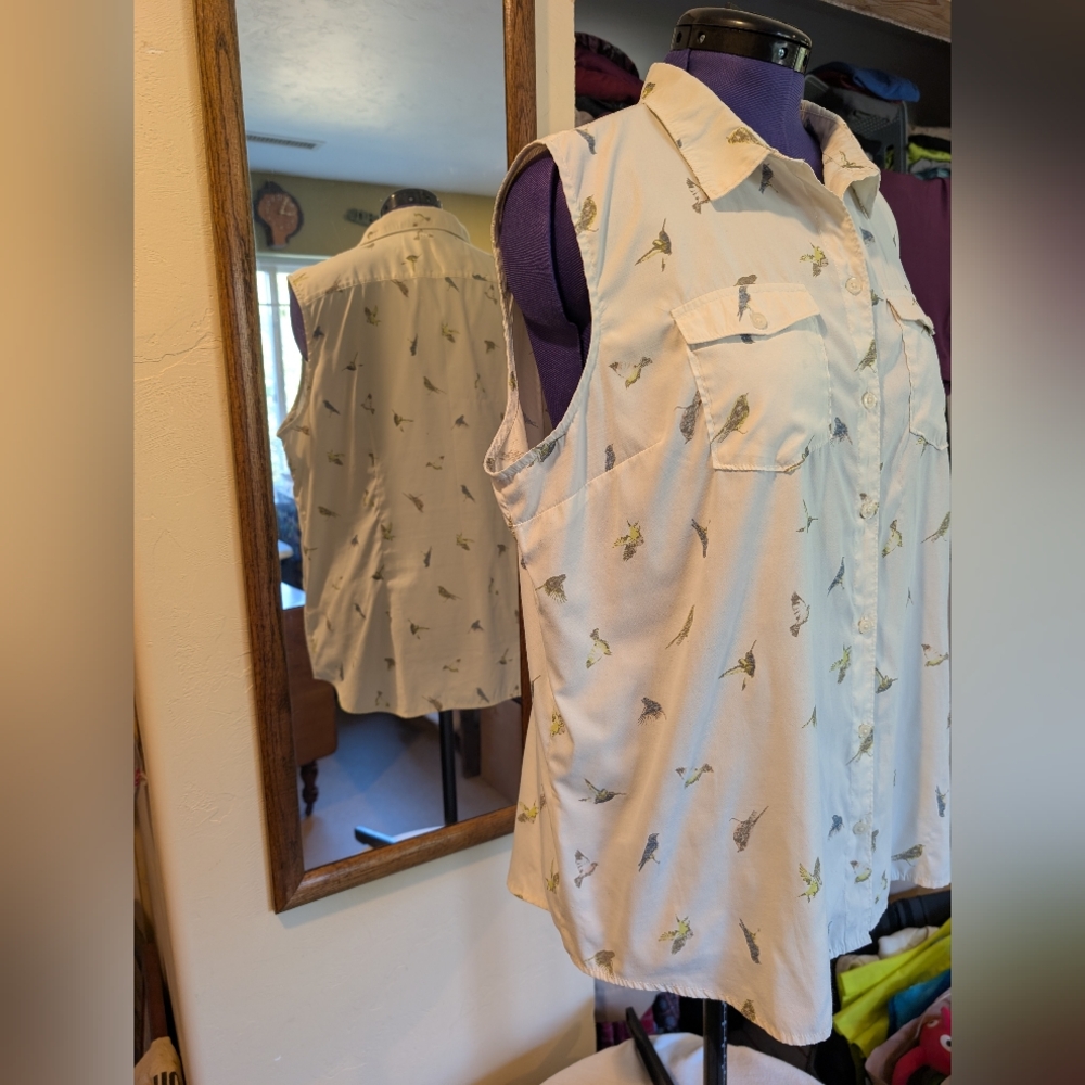 Eddie Bauer Sleeveless Women's Top - Picture 2 of 11